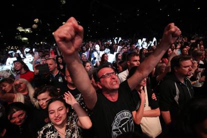 Zagreb: Koncert Parnog valjka "Valjak i prijatelji: Dovoljno je reći…Aki"