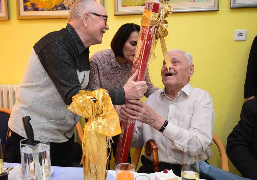 Marko je napunio 100 godina: 'Jedem sve i pijem slatku kavu'
