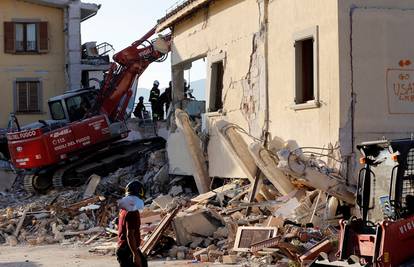 Talijansku L'Aquillu pogodio je potres jačine 4,4 po Richteru