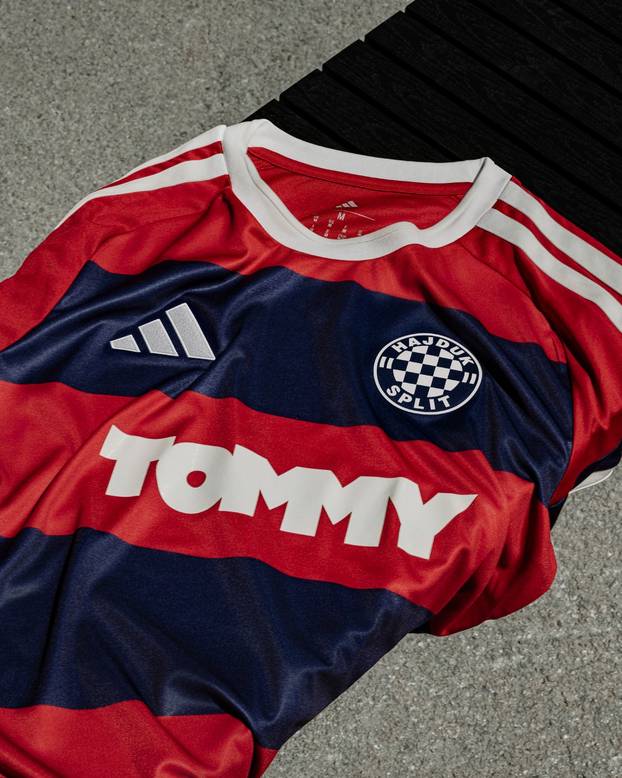FOTO Hajduk predstavio novi gostujući dres. Navijači složni: 'Sad izgledamo kao Bayern...'