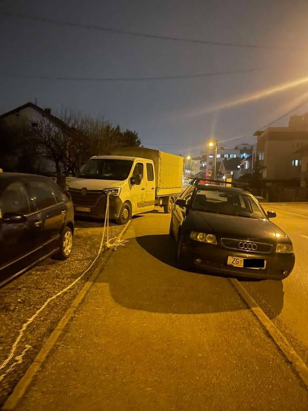 FOTO Tko to tamo pjeva, ups... parkira. Ovako to Hrvati rade, neki uzmu mjesto i invalidima...