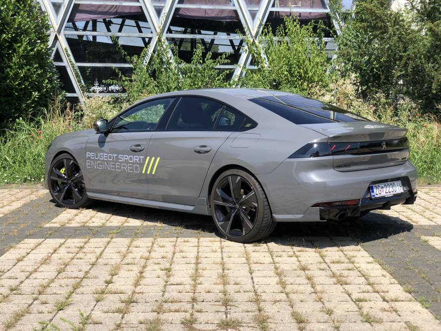 Testirali smo najsnažniji i najbrži Peugeot u povijesti, nije takav kakvim se na prvu čini