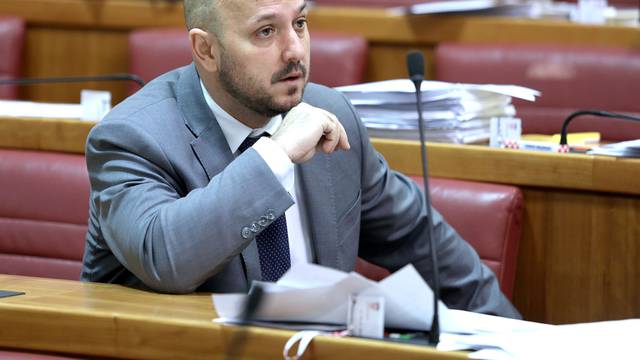 Maras: Barišić  ne zaslužuje biti uzor mladim ljudima u zemlji...