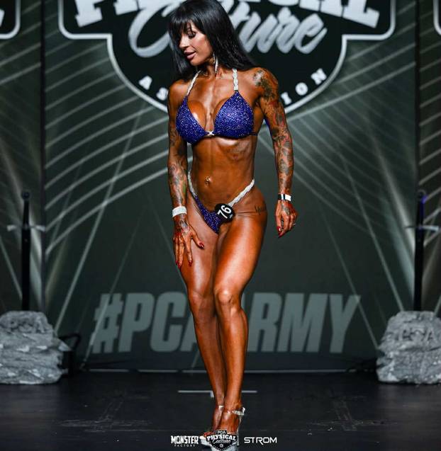 FOTO Superbaka iz Londona: Ljepša sam i uspješnija nego kad sam imala 20 godina!