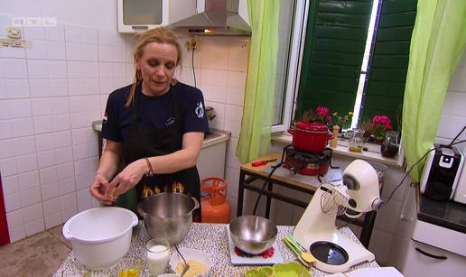 Danas za vatrogasnu ekipu u Ve&ccaron;eri za 5 kuha Ana: 'Vidim da je riblji meni, to mi se svi&dstrok;a!'