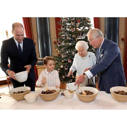 Princ George slavi rođendan: Ovo su neke od najzanimljivijih fotografija budućeg kralja...