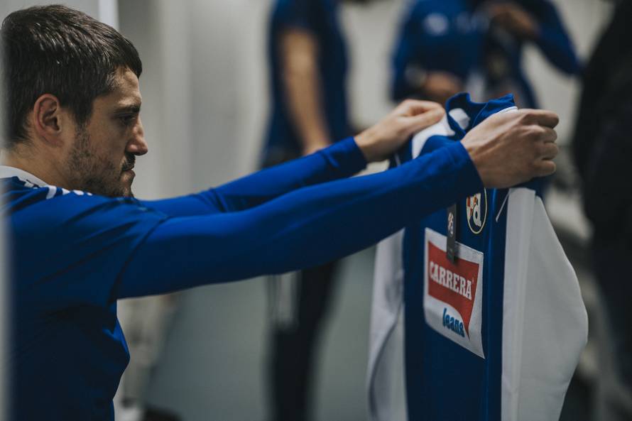 Dinamo pustio u prodaju dres iz 1990.  sa zvijezdom na grbu u kojem je Boban udario milicajca