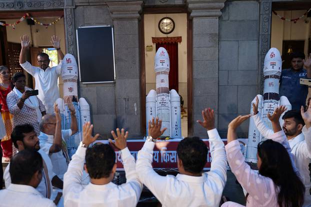 Prayer for successful launch of lunar exploration mission by ISRO in Mumbai