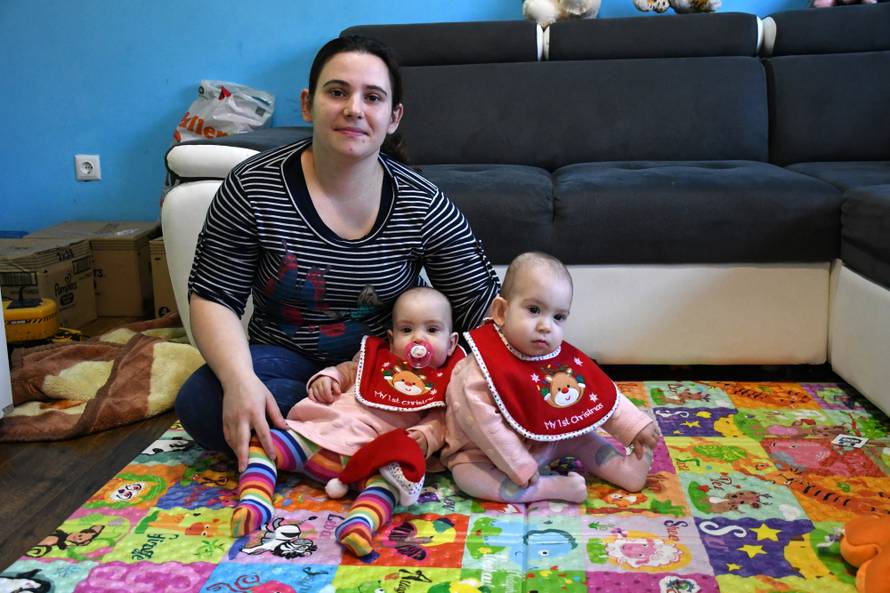 Prvi Božić sijamskih blizanki: 'Presretni smo, a one su super'