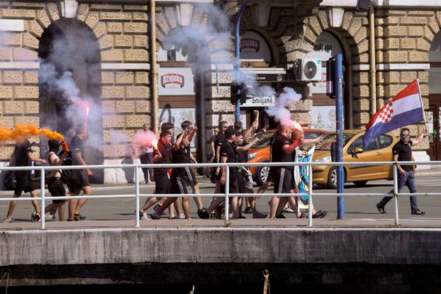Rijeka: Maturanti proslavili zadnji dan škole