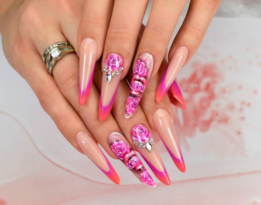 'Pitaju me kako s tim noktima brišem stražnjicu nakon nužde'