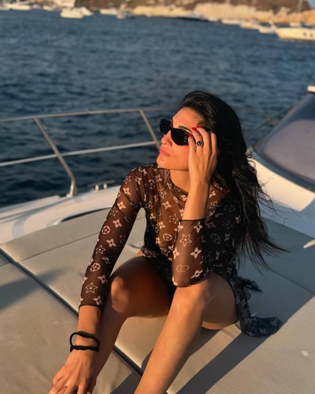 FOTO Odustala od meča protiv kontroverzne boksačice, a sad progovorila: 'Uništili su me...'