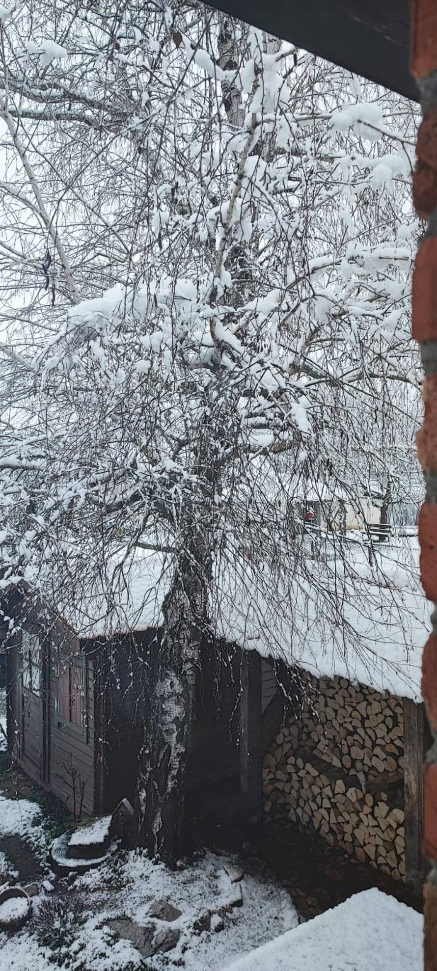 FOTO/VIDEO Pogledajte kako je snijeg zabijelio cijelu Hrvatsku, padat će i dalje, na moru bura