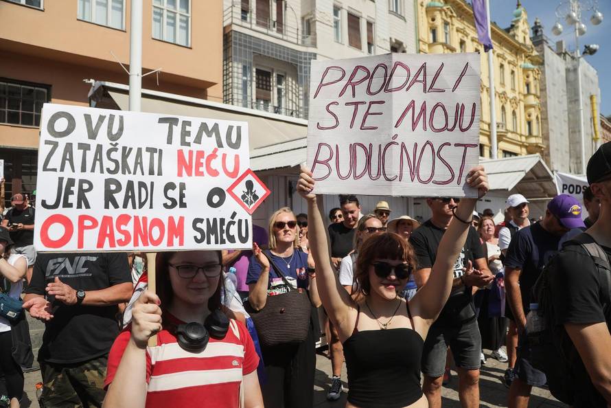 Tisuće prosvjednika preplavile središte Zagreba zbog otpada u Lici