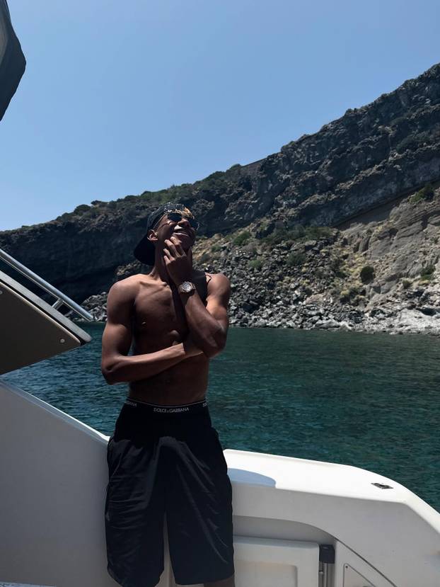 FOTO Neki planinare, drugi se kupaju u luksuzu. Ovako strani poznati sportaši pune baterije