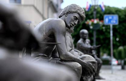 VIDEO Skulpture slavnih Hrvata osvanule u centru Neuruppina!