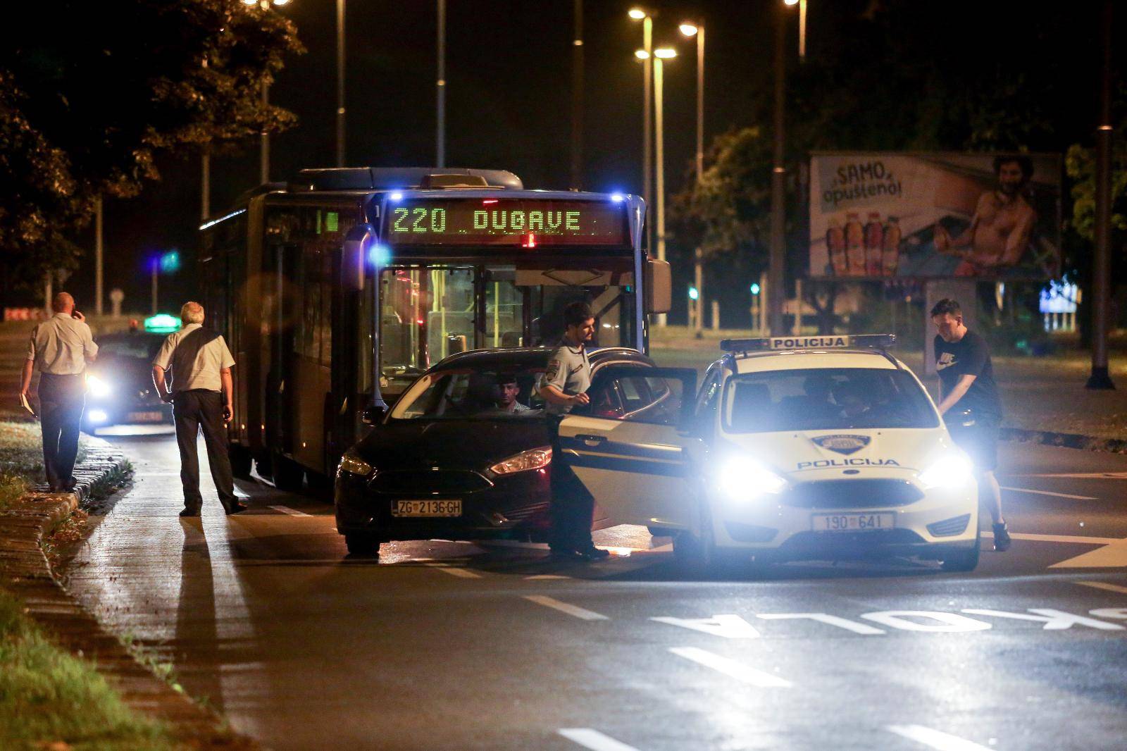 Užas u zagrebačkom autobusu: Izvadio nož i prijetio putnicima