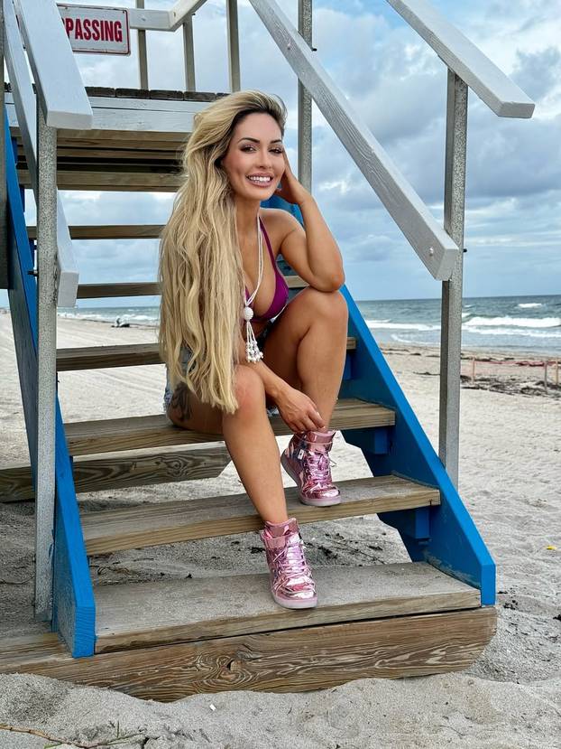 FOTO Brazilsku influencericu osuđuju zbog izgleda: 'Izbacuju me iz dućana jer sam preseksi'