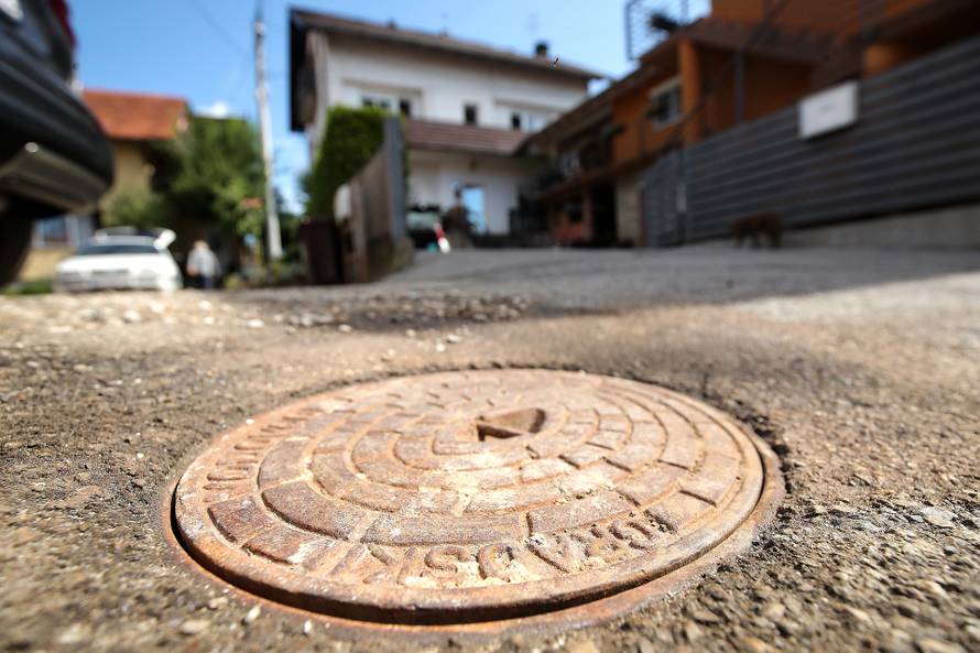 Za vrijeme požara vatrogasci se pokušali priključiti na hidrante: 'Niti jedan nije bio ispravan'