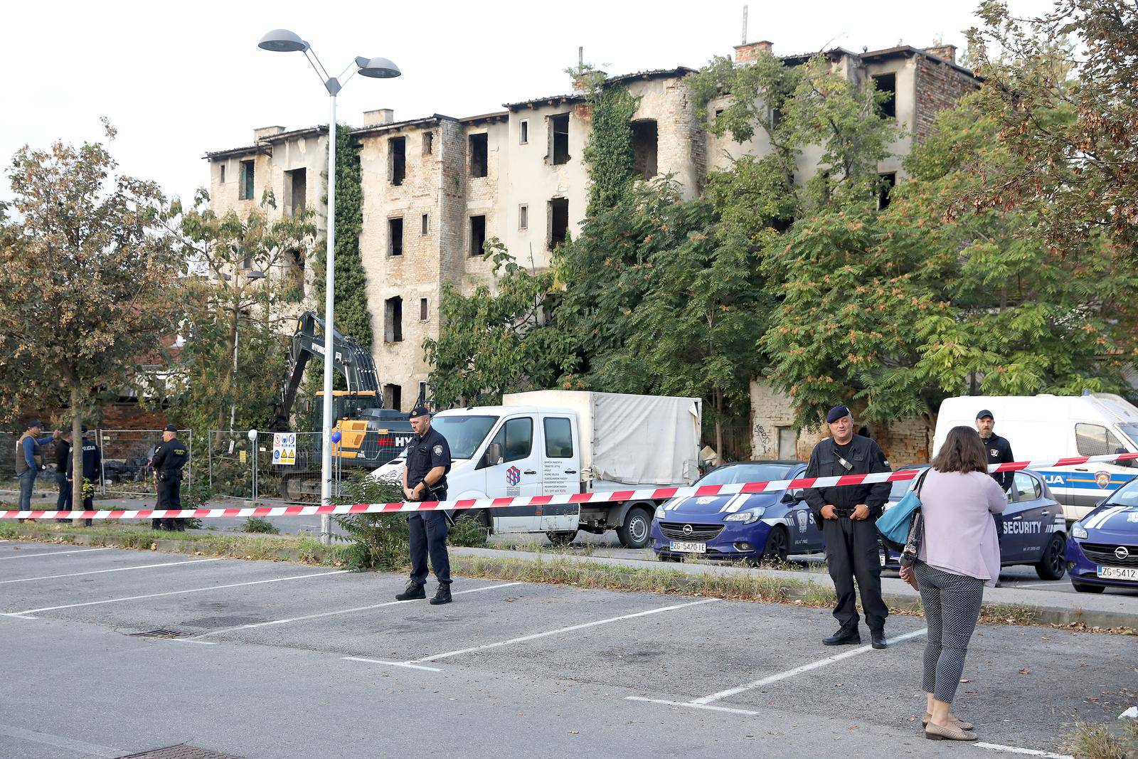 Zagreb: Počelo rušenje zgrade u Paromlinskoj 17