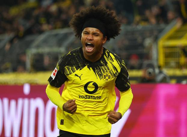 Bundesliga - Borussia Dortmund v VfB Stuttgart