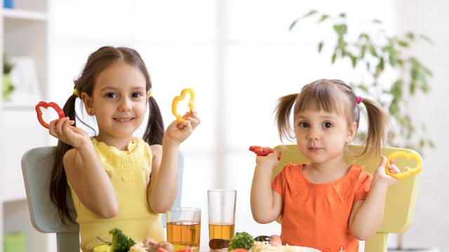 Ne očajavajte ako vam dijete ne želi jesti određenu hranu: Evo kako to bezbolno možete riješiti