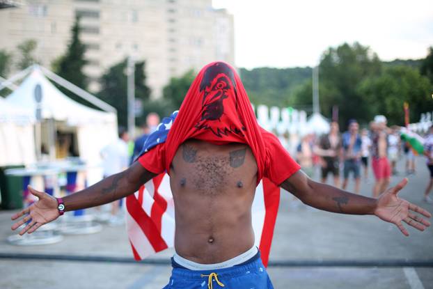 Split: Posjeteitelji pristižu na treću večer Ultra Europe festivala 2018.