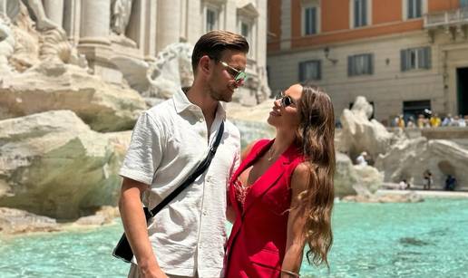 Odmor u Italiji: Ivan Rakitić sa svojom Raquel uživao u Rimu