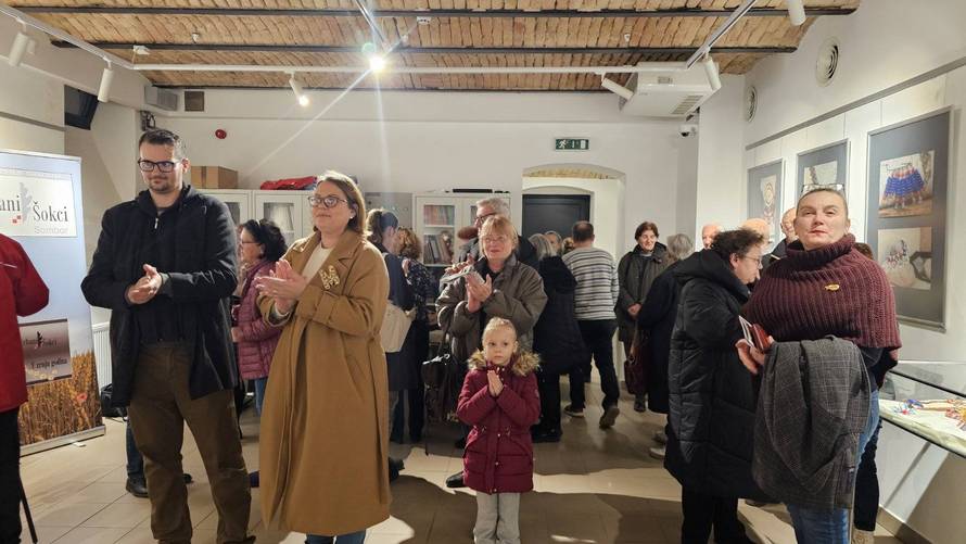 U Somboru su otvorili izložbu tradicionalnog nakita: 'Neki su originali stari i do 100 godina'