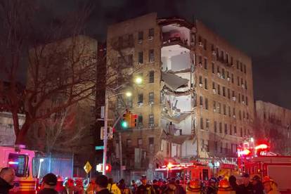 VIDEO  Šok u New Yorku: Urušio se dio zgrade od šest katova. Kroz ruševine tražili preživjele