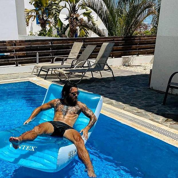 FOTO Trening, kile, mišići, žile: Ovi nogometaši objesili su svoje kopačke o klin i primili se utega