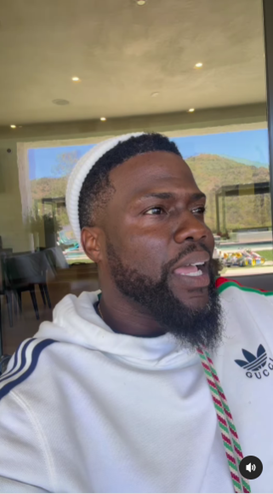 Kevin Hart završio u invalidskim kolicima: 'Oštetio sam donji dio abdomena. Ne mogu  hodati...'