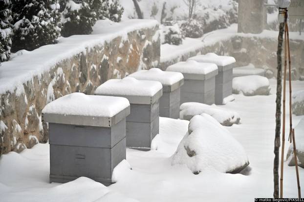Na Biokovu pao novi snijeg