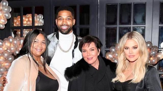 Khloe Kardashian s majkom i sestrom otputovala u Toronto biti podrška nevjernom bivšem