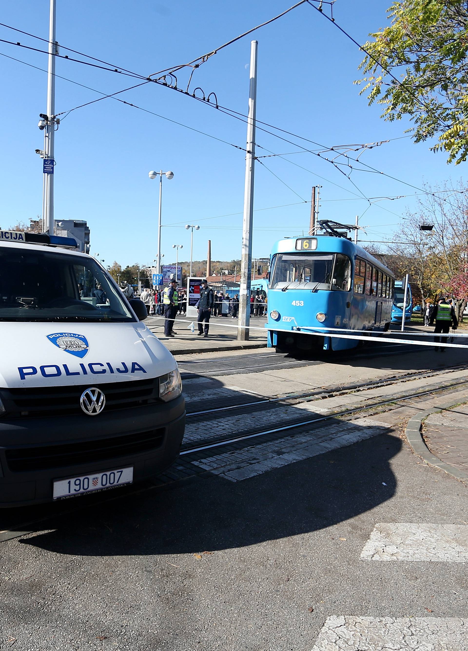 Zagreb: Å½ena pala pod tramvaj na Ärnomercu, nisu je uspjeli spasiti