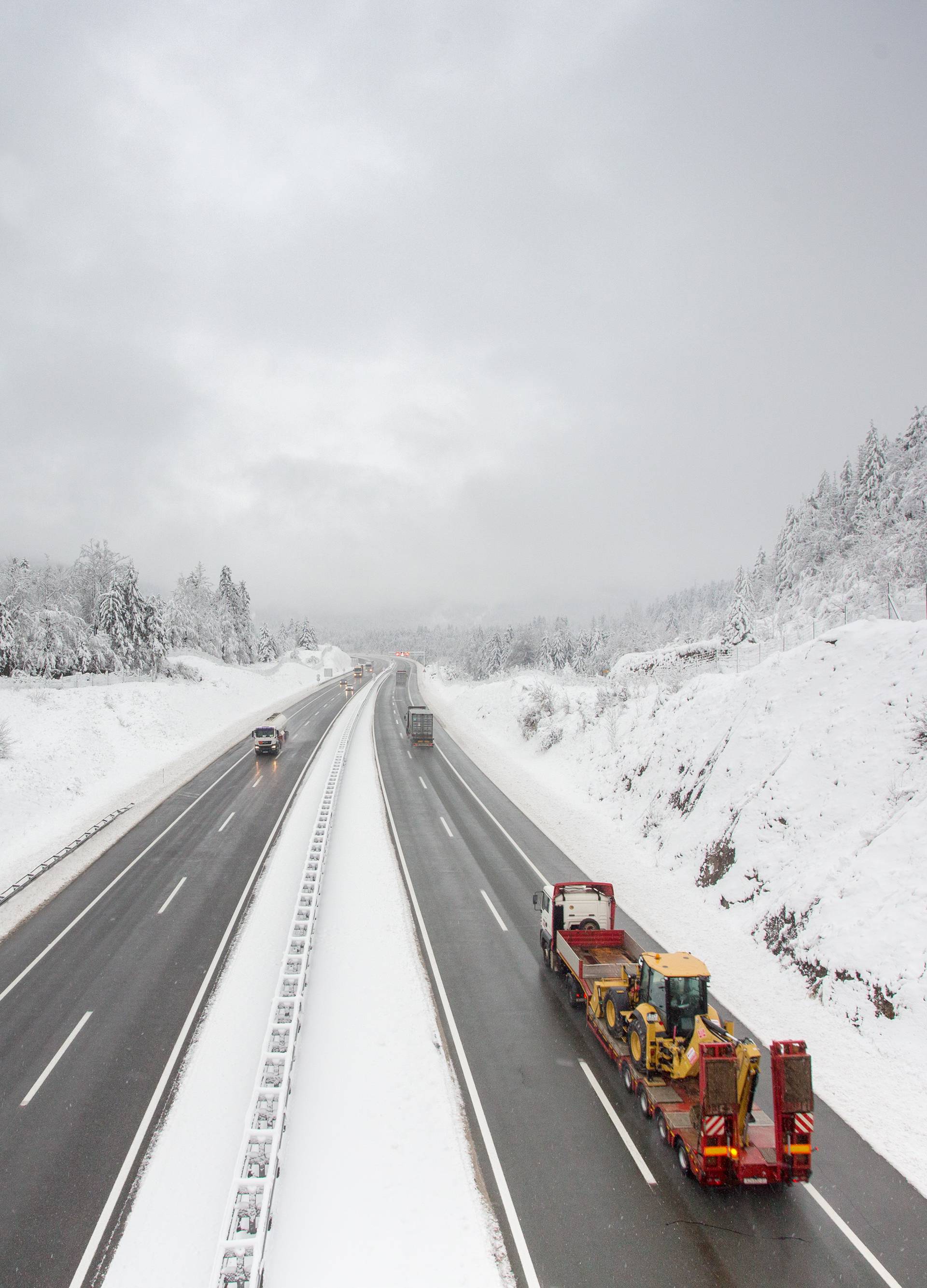 Na Sljemenu napadalo čak 33 cm snijega,  zabijelile se i nizine