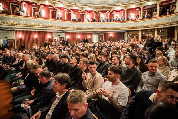 Split: Poznati na pretpremijeri operet "Kraljica lopte"