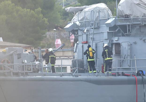 Å ibenik: Izbio poÅ¾ar remontnom brodogradiliÅ¡iu NCP  iz topovnjaÄe Vukovar Hrvatske ratne mornarice