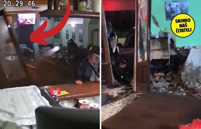 EKSKLUZIVNA SNIMKA Ovo je trenutak kad pijana vozačica uletava u kafić u Đakovu!
