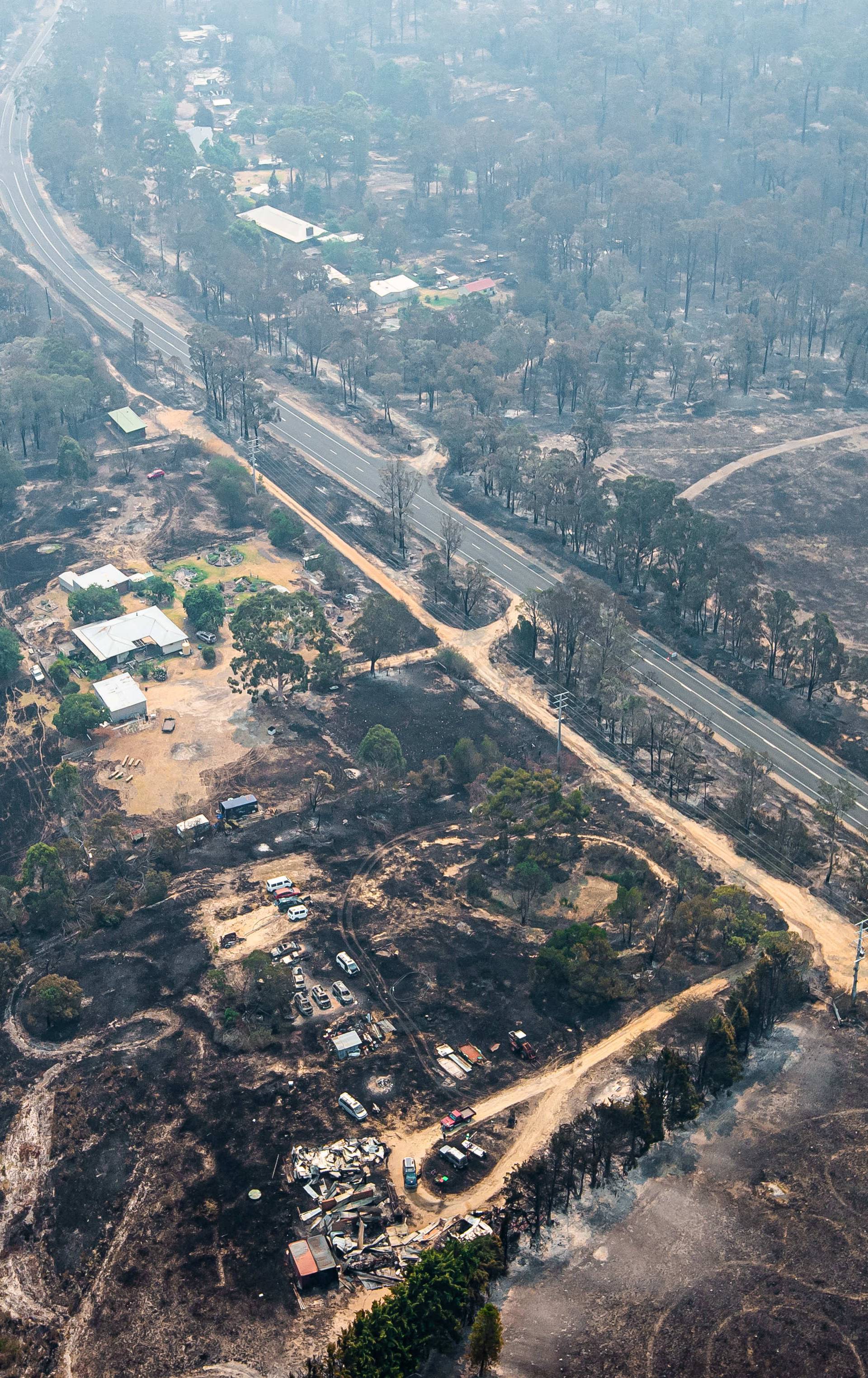 Vlastima ostalo manje od 24 sata da spase tisuće od požara