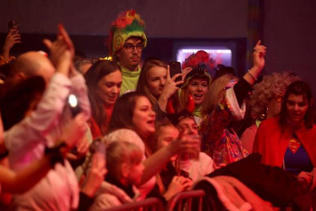 Maja Šuput održala koncert u Crikvenici povodom maškara