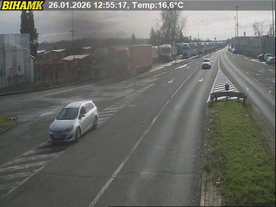 FOTO Kamioni počeli blokirati granice, u akciji tisuće vozača. Ovo je stanje na granicama