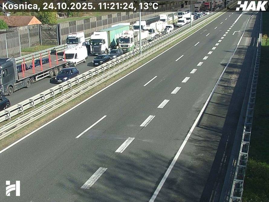 VIDEO Kamion proletio kroz ogradu na A3. Prekinut promet! 'Auto je bio skroz razvaljen'