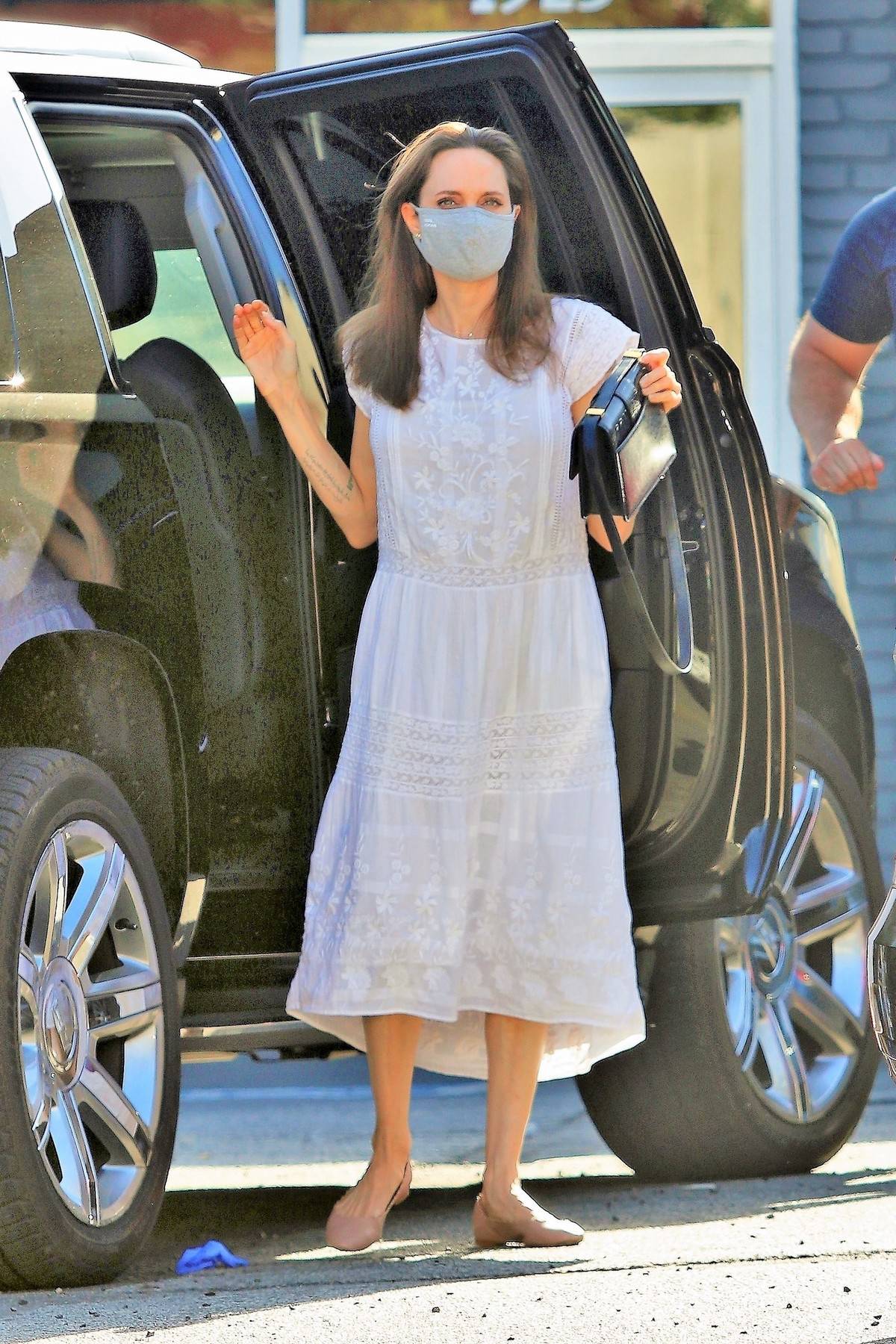 *PREMIUM-EXCLUSIVE* Angelina Jolie is seen for the first time in months amid reports she and ex Brad Pitt are spending time together again *Web Embargo until 2:30 Pm ET on July 2, 2020*