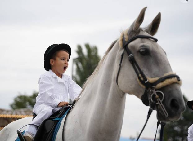 Dječje vinkovačke jeseni: Spoj folklora i slavonskih pjesama