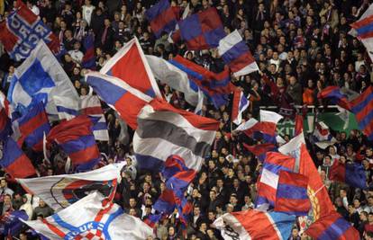 Hajduku 47.000 eura kazne zbog transparenta i lasera...