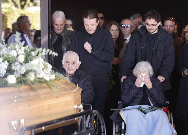 Posljednji ispraćaj Gorana Bareta na Gradskom groblju u Vinkovcima