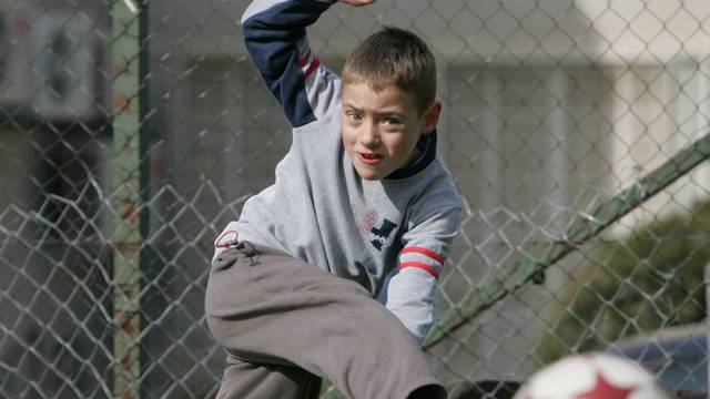 ARHIVA - Nikola Vlašić na treningu malih dječaka, 2005.