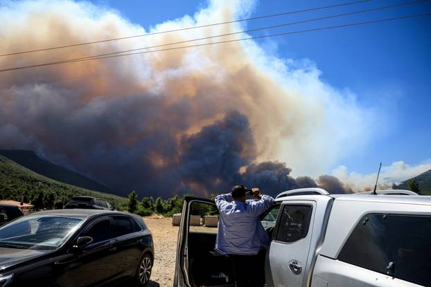 Wildfire in Krio Pigadi