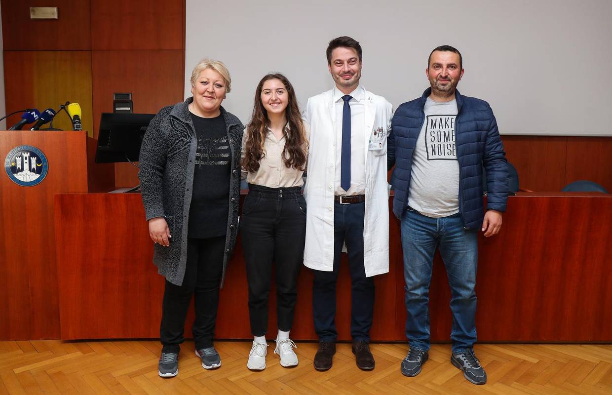 KBC Sestre milosrdnice: Liječnici su Simoni (13) uspješno vratili sluh i rekonstruirali ušku
